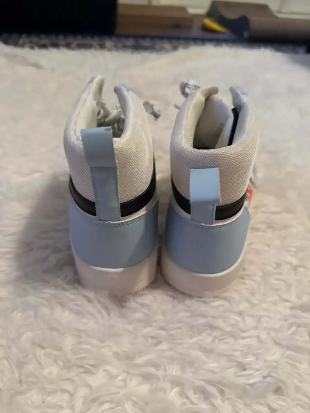 Disney Mickey Mouse High Top Sneakers Light Blue‎ and White Size 41